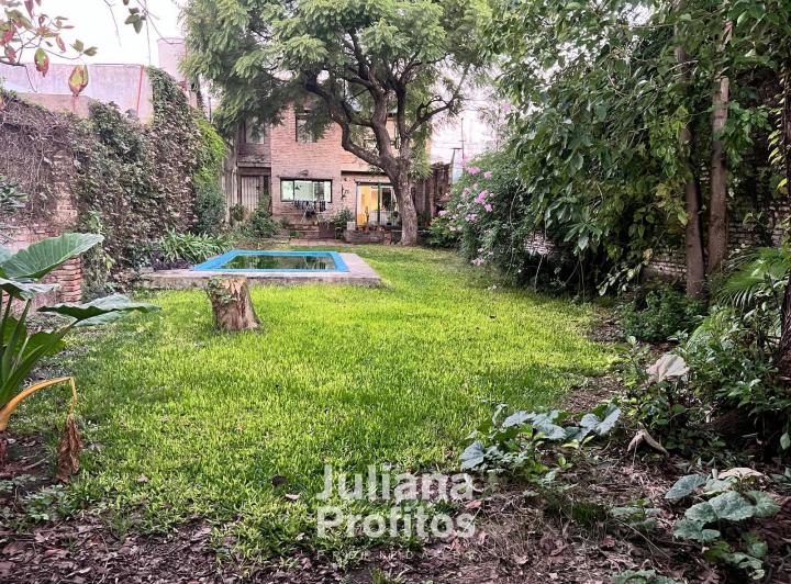 Casa · 217m² · 4 Ambientes · 1 Cochera