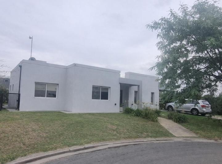 Casa · 170m² · 5 Ambientes · 3 Cocheras