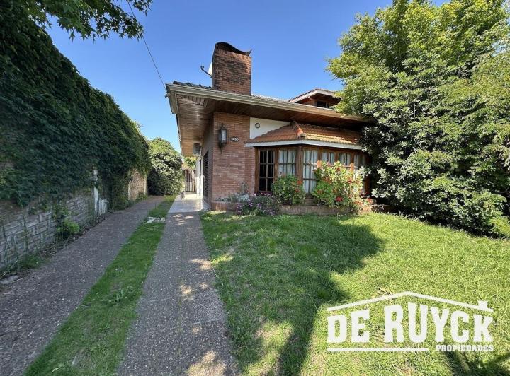 Casa · 132m² · 3 Ambientes · 2 Cocheras