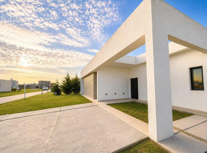 Casa · 140m² · 4 Ambientes · 1 Cochera