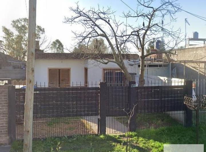 Casa · 100m² · 4 Ambientes · 2 Cocheras