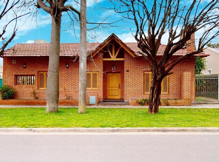 Casa · 319m² · 4 Ambientes · 1 Cochera