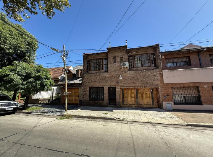 Casa · 150m² · 4 Ambientes · 2 Cocheras