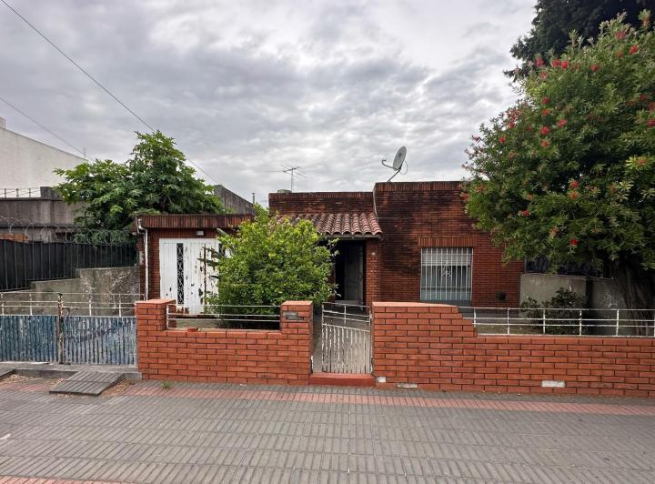 Casa · 300m² · 3 Ambientes · 1 Cochera