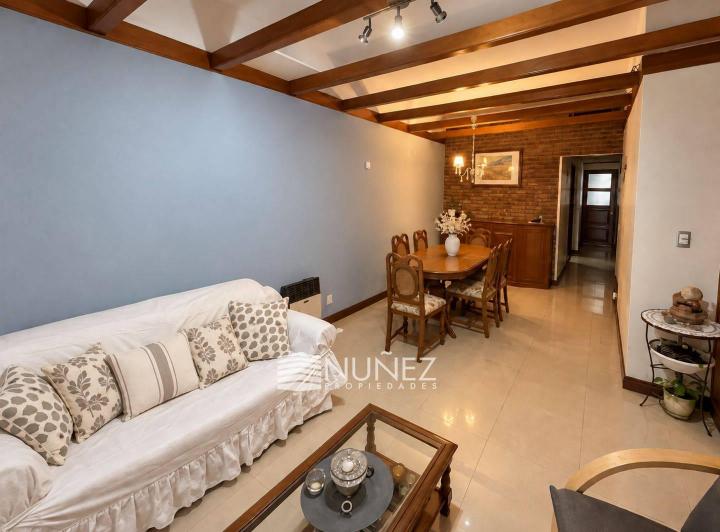 Casa · 234m² · 4 Ambientes · 2 Cocheras