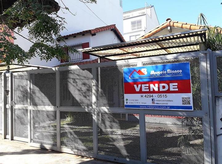Casa · 120m² · 3 Ambientes · 2 Cocheras