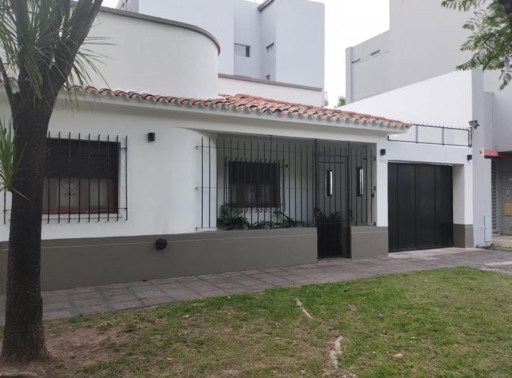 Casa · 120m² · 3 Ambientes · 2 Cocheras