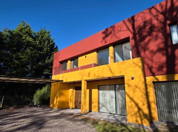 Casa · 225m² · 4 Ambientes · 1 Cochera