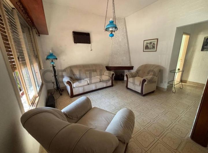 Casa · 187m² · 5 Ambientes · 1 Cochera