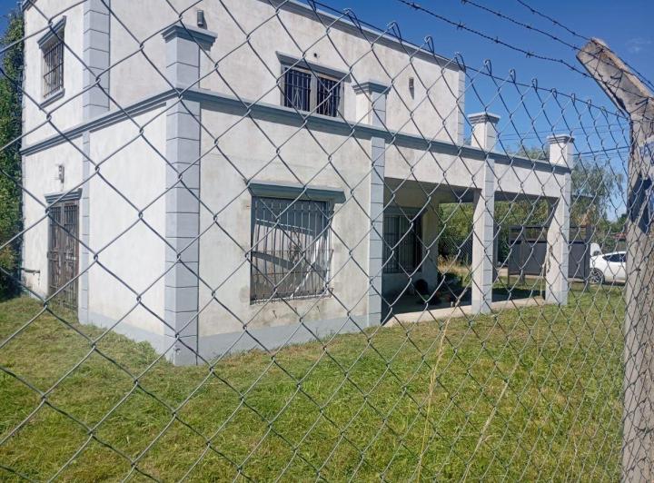Casa · 100m² · 4 Ambientes · 1 Cochera