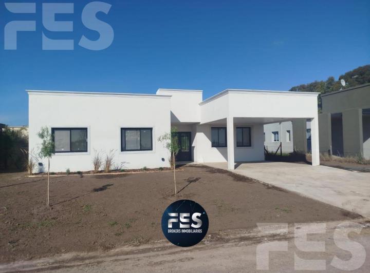 Casa · 128m² · 4 Ambientes · 2 Cocheras