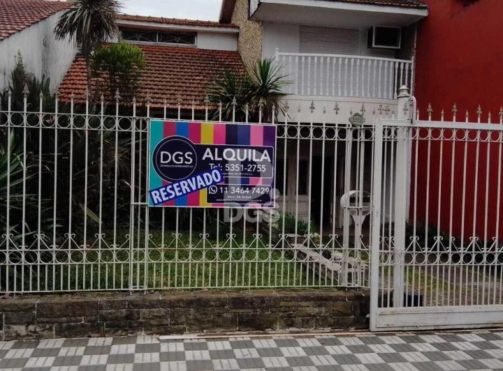 Casa · 200m² · 6 Ambientes · 1 Cochera