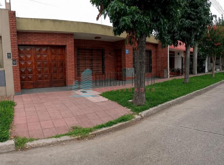 Casa · 175m² · 4 Ambientes · 1 Cochera