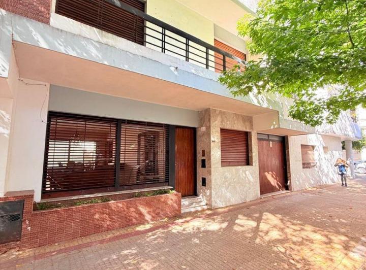 Casa · 180m² · 5 Ambientes · 1 Cochera