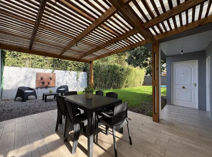 Casa · 115m² · 4 Ambientes · 2 Cocheras