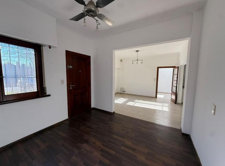 Casa · 71m² · 4 Ambientes · 3 Cocheras