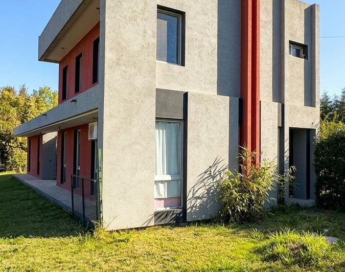 Casa · 170m² · 5 Ambientes · 3 Cocheras
