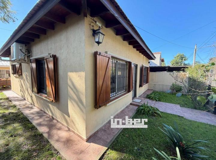 Casa · 93m² · 2 Dormitorios · 2 Cocheras
