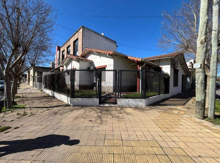 Casa · 135m² · 4 Ambientes · 1 Cochera