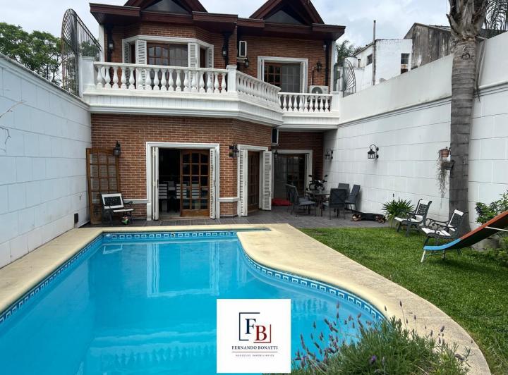 Casa · 280m² · 7 Ambientes · 2 Cocheras
