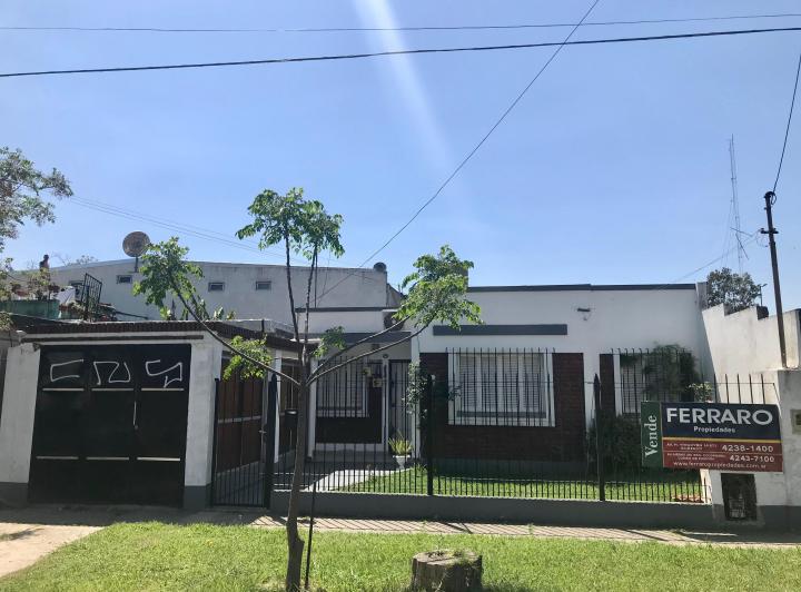 Casa · 80m² · 5 Ambientes · 1 Cochera