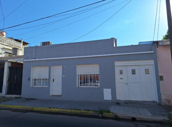 Casa · 72m² · 3 Ambientes · 3 Cocheras