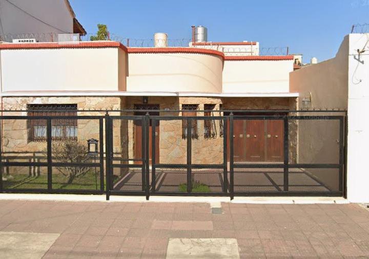 Casa · 207m² · 4 Ambientes · 2 Cocheras