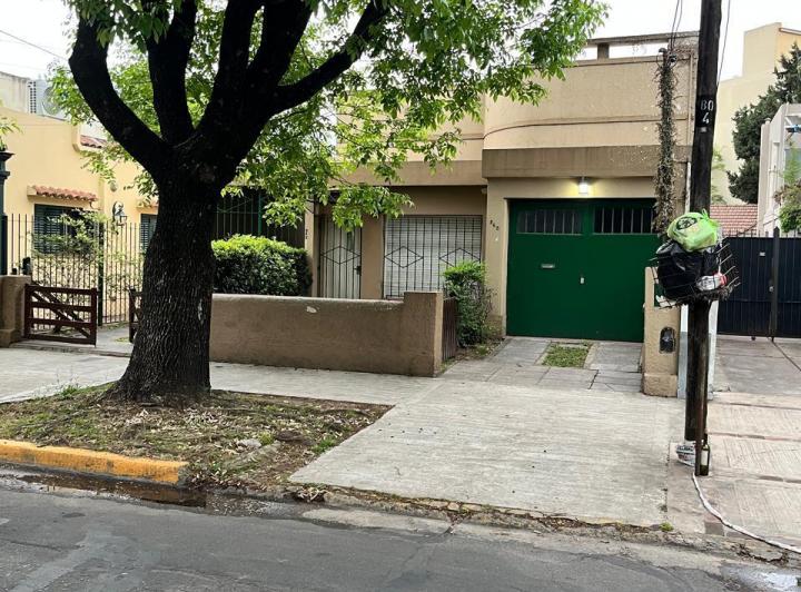 Casa · 186m² · 2 Ambientes · 1 Cochera
