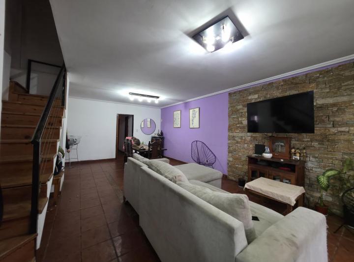 Casa · 140m² · 4 Ambientes · 1 Cochera