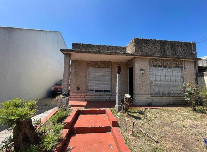 Casa · 100m² · 4 Ambientes · 1 Cochera