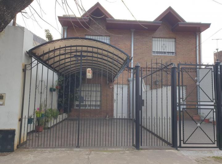 Casa · 1m² · 3 Ambientes · 1 Cochera