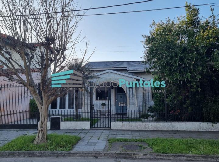 Casa · 130m² · 3 Ambientes · 2 Cocheras