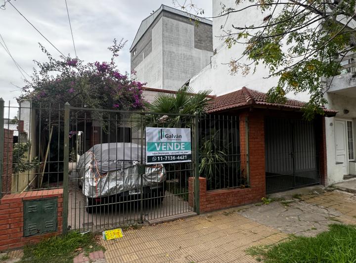 Casa · 90m² · 5 Ambientes · 1 Cochera