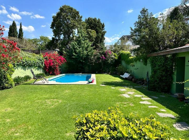 Casa · 250m² · 6 Ambientes