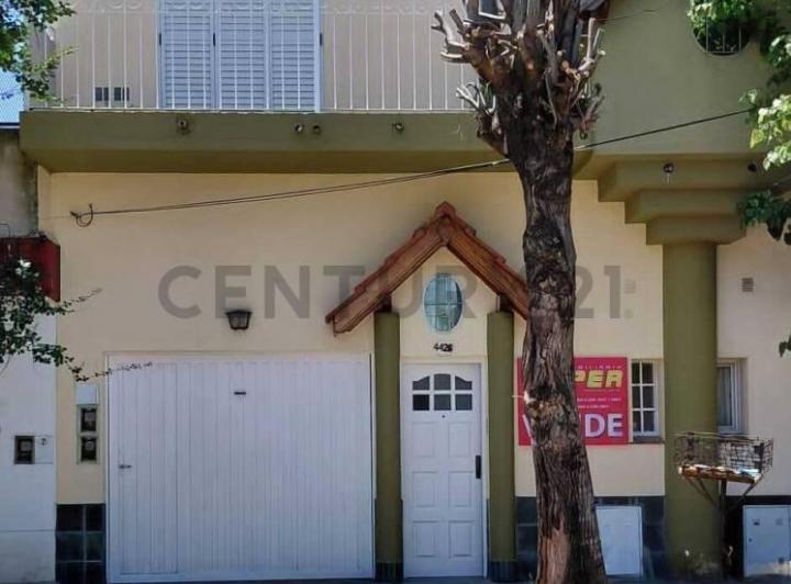 Casa · 120m² · 4 Ambientes · 1 Cochera