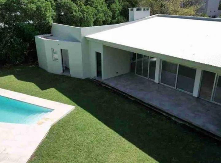 Casa · 169m² · 4 Ambientes · 2 Cocheras