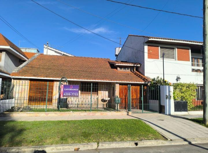 Casa · 200m² · 5 Ambientes · 1 Cochera