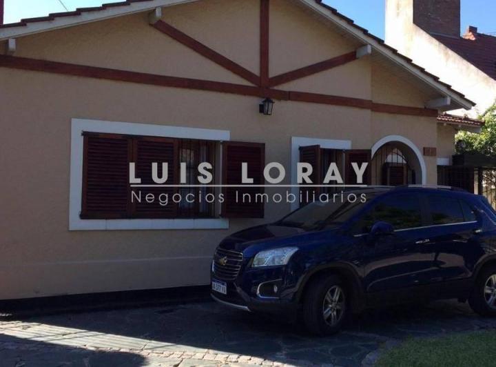 Casa · 320m² · 4 Ambientes · 2 Cocheras