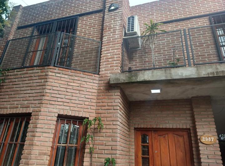Casa · 210m² · 4 Ambientes · 1 Cochera