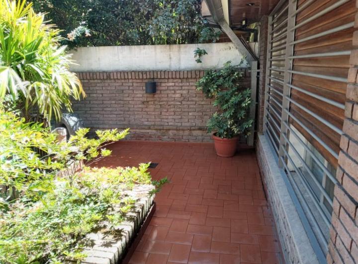 Casa · 220m² · 4 Ambientes · 1 Cochera