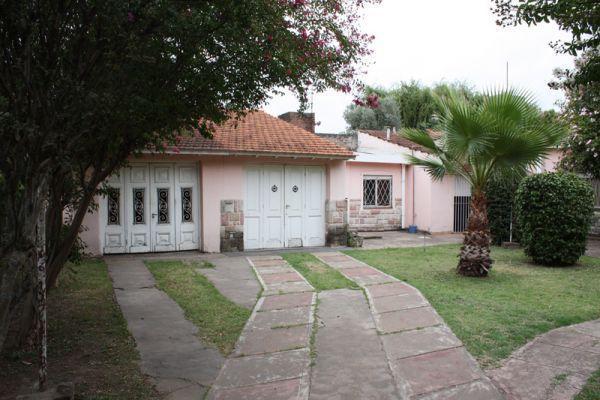 Casa · 600m² · 4 Ambientes · 1 Cochera