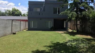 Casa · 95m² · 3 Ambientes · 1 Cochera