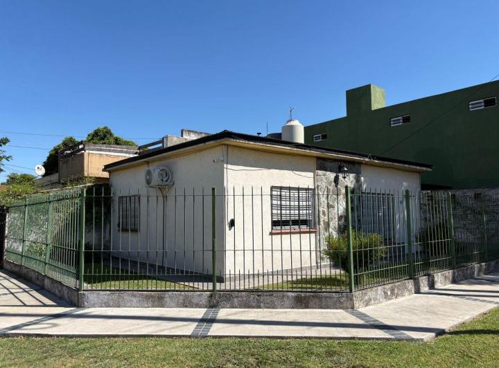 Casa · 100m² · 4 Ambientes · 1 Cochera