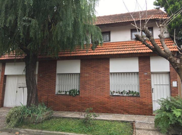 Casa · 150m² · 4 Ambientes · 1 Cochera
