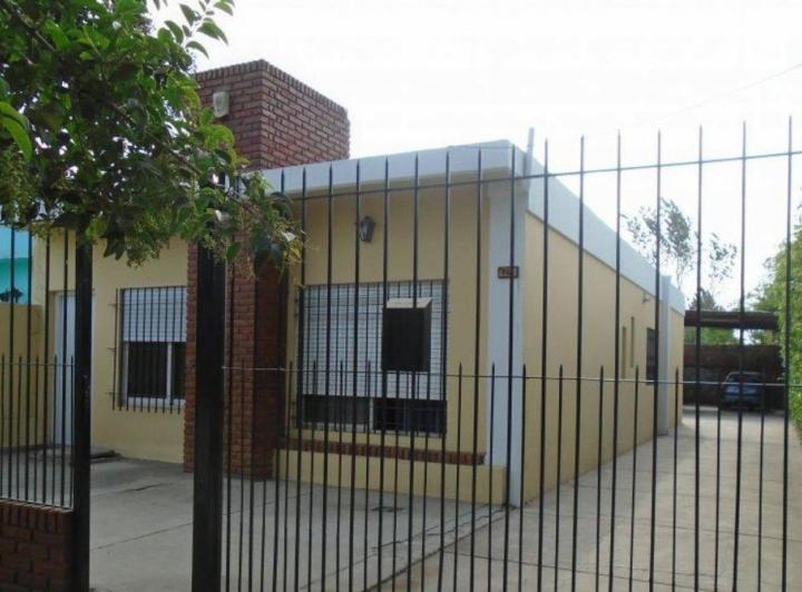 Casa · 150m² · 4 Ambientes · 3 Cocheras