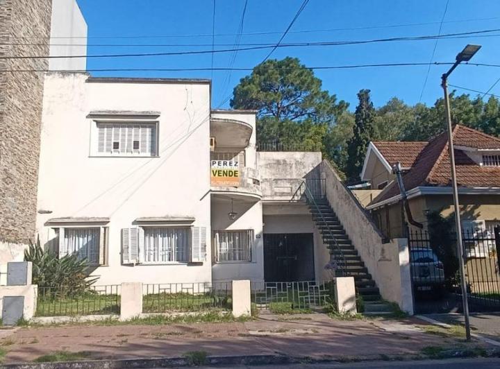 Casa · 170m² · 5 Ambientes · 2 Cocheras