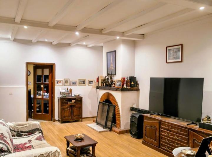 Casa · 145m² · 5 Ambientes · 2 Cocheras