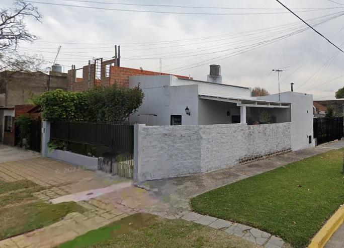 Casa · 1m² · 3 Ambientes