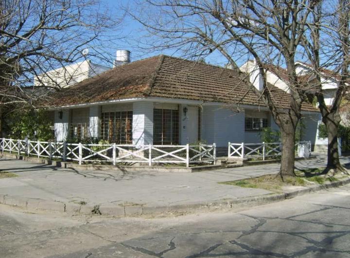Casa · 130m² · 3 Dormitorios · 2 Cocheras