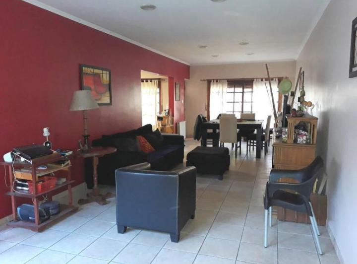 Casa · 190m² · 4 Ambientes · 2 Cocheras